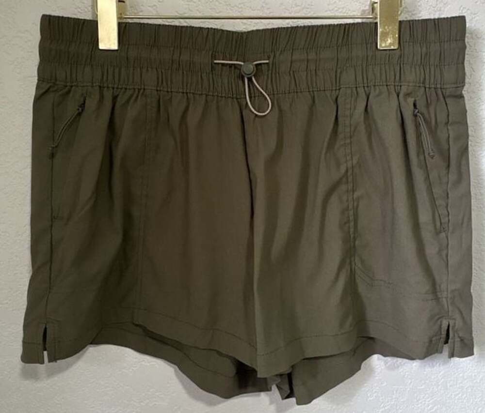 Avalanche Outdoor Supply Trek It Bungee Shorts Size Large Green CA546R3
